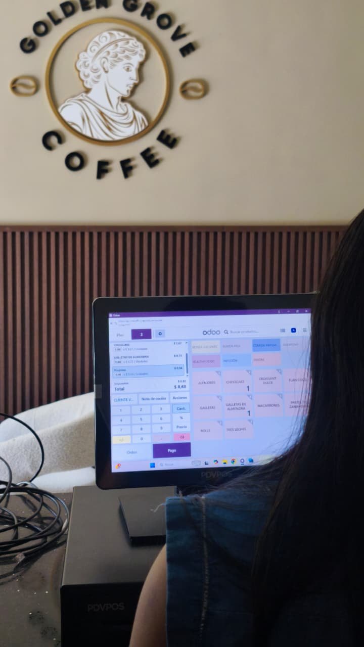 Caja de Golden Grove Coffee con el punto de venta Odoo